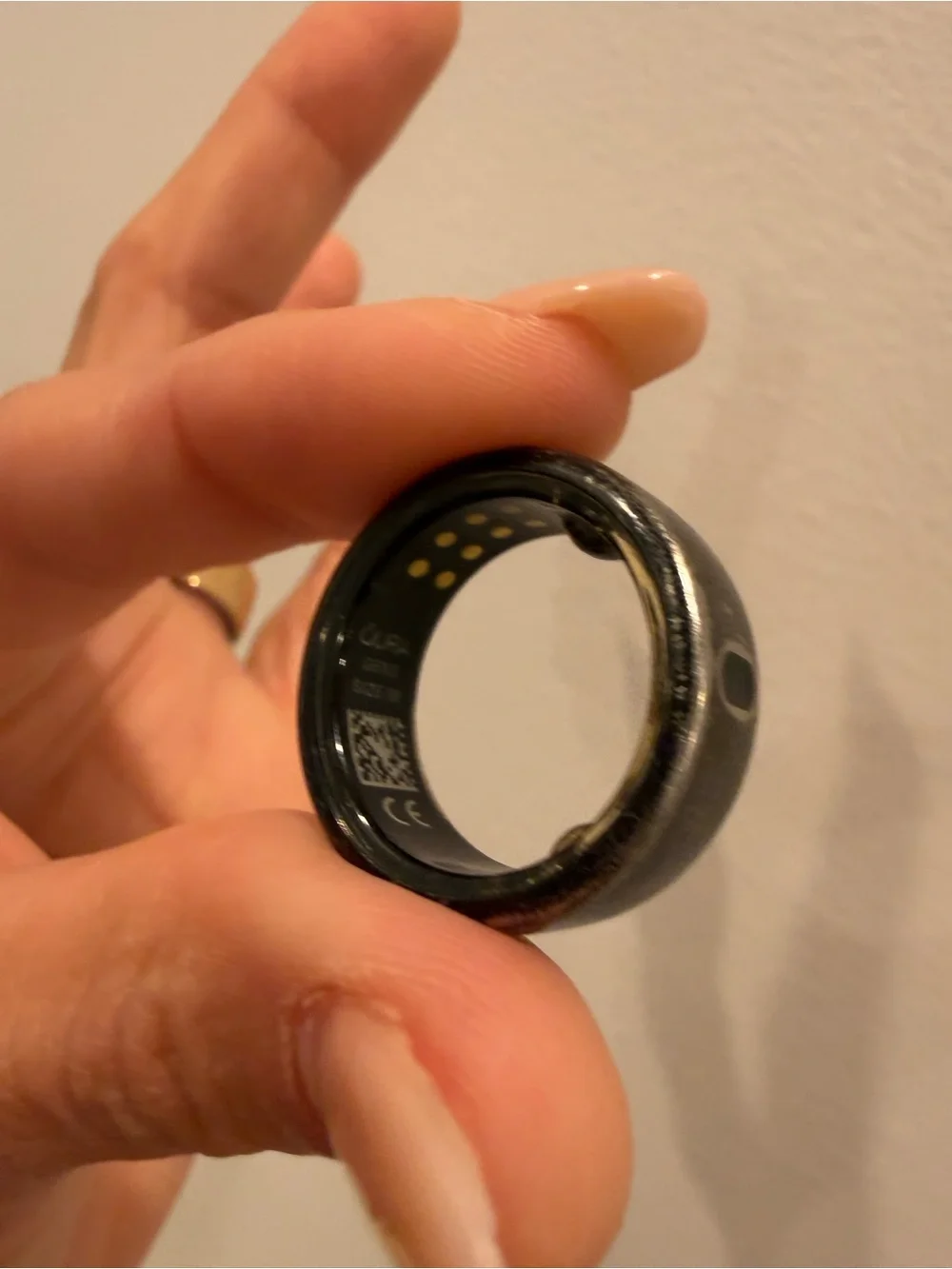 Oura Gen 3 Size 8 Heritage Black Fitness Tracker Ring, Charger and Cable